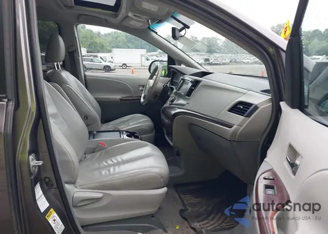 2011 Toyota Sienna Xle z USA, uszkodzony, nr VIN 5TDDK3DC9BS005392